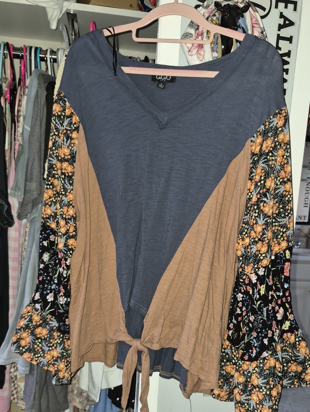 Gigo Usa Colorblock V-Neck Tie-Front Tunic with Floral Bell Sleeves Largw